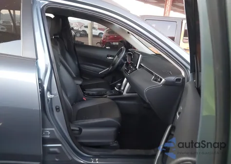 2022 Toyota Corolla Cross Xle z USA, uszkodzony, nr VIN 7MUDAAAG6NV010588